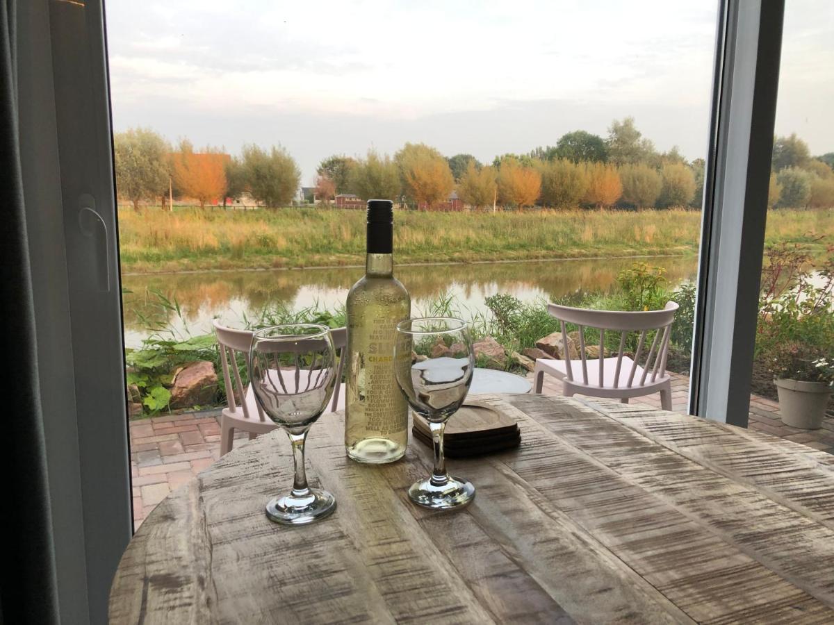 B&B Snurk Stiens, Fijn Verblijf Aan Open Vaarwater Exteriér fotografie
